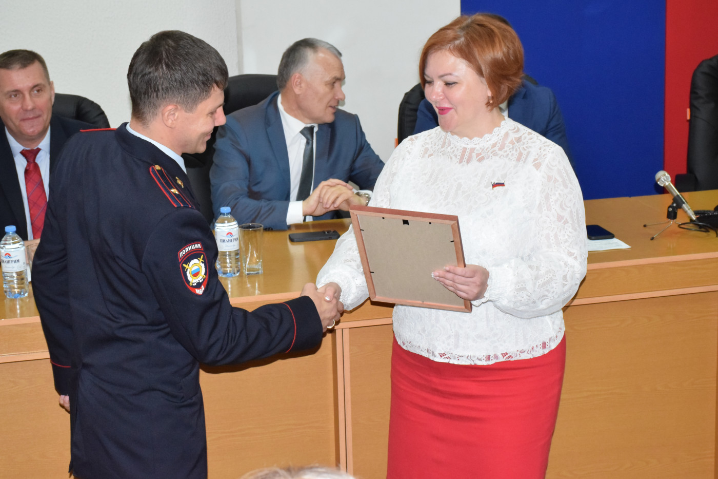 Депутаты Орского городского Совета Гельмель О. А. и Бенцман С.И. и Глава  города Орска Козупица В.Н. поздравили сотрудников полиции